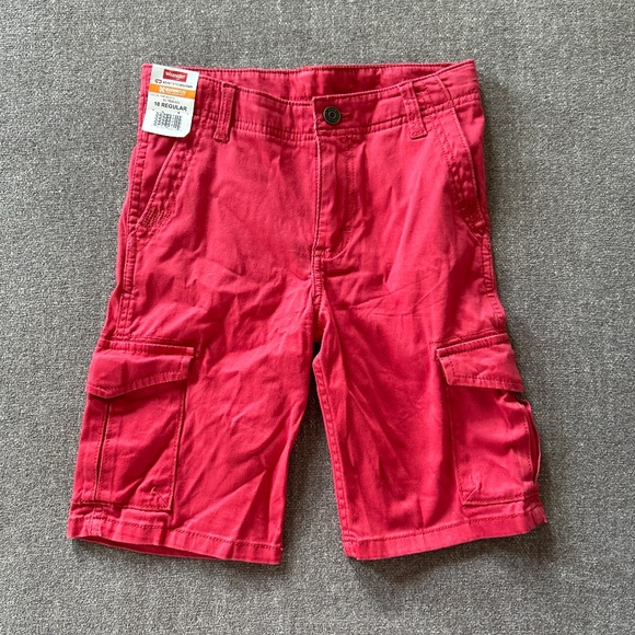 🌻5/30$!! Back to School NWT Wrangler Cargo Shorts - Picture 1 of 8
